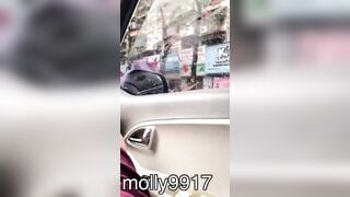 Móc lồn gái dâm trong ô tô trời mưa mát mẻ dâm đãng