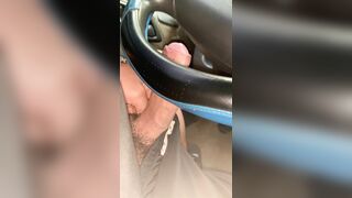 Đang lái xe mà nứng cặc quá