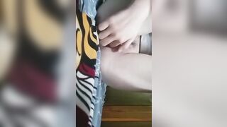 Em họ ngồi móc lồn trò chuyện với anh trai