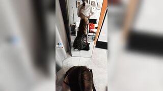 cái tội mặc váy đi chơi về bị người yêu phạt bú cu trước gương