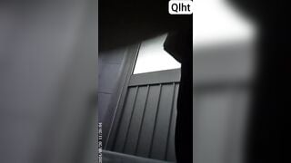Ql WC em gái đeo kính xinh