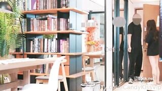 Mẹ kế trẻ xinh đẹp thiếu tình cảm của bố đành ăn trái cấm với con trai