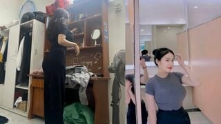 Em sinh viên trường Công Đoàn ngực đầy đặn