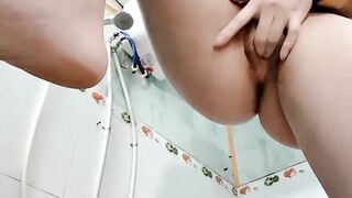 Nhân viên văn phòng đeo Sextoy đi làm ở Văn Phòng