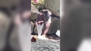 Cặp đôi tranh thủ chịch nhau trong hang đá khi đi phượt