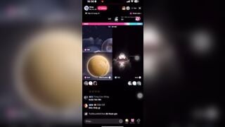 Trả kèo nhanh tikotk Móc lồn show vú trên live