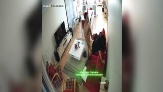Hack Camera Nứng Quá Đè Vợ Dâm Ra Địt Ở Phòng Khách