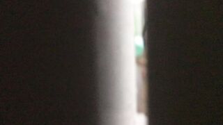 Quay lén em hàng xóm xinh tươi tắm đêm