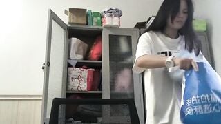 Quay lén phòng thay đồ của y tá p1