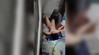 Chồng làm xa, vợ nứng lồn thuê xe ôm về địt