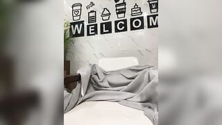 idol lami_mi Stripchat thủ dâm public ở quán cafe - phần 135