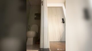 em gái xinh tươi lồn vú hồng móc p2