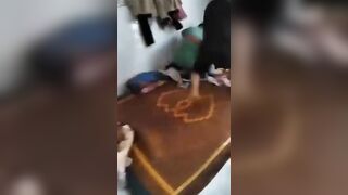 Nóng đánh ghen trong trọ con vợ lồn nhiều thật này thì săn piter
