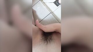 Eg 2k8 thủ dâm ra cả nước vẫn ko thấy sướng liền hẹn bạn thân vào phòng học sinh lí