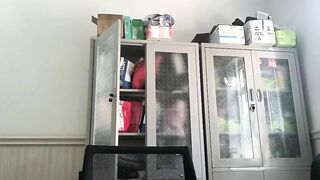 Quay lén phòng thay đồ của y tá p2