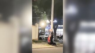 Cặp đôi Tây dâm bú cu public ngay trên đường phố khi du lịch tại Việt Nam