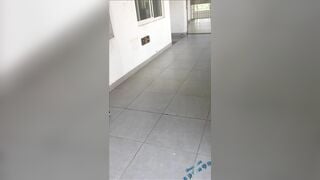 Quay lén e học sinh Trung Quốc đi đái trong nhà vệ sinh trường