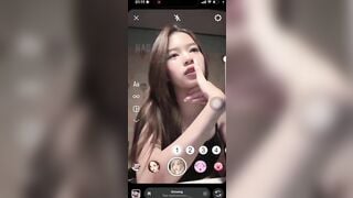 Call với bé người Thái