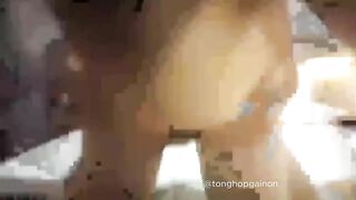 Dụ dỗ được em học sinh trốn học rồi đưa em nó vào khách sạn để quan hệ tình dục