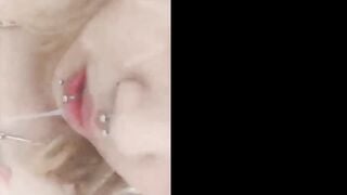 VÉM VÁY LÊN MÀ ĐỤ KHÔNG KỊP CỞI QUẦN