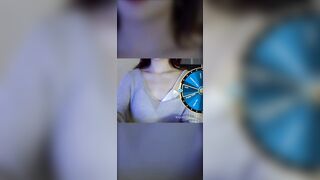 LIVE stream bạn gái người việt bán quạt