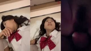 Dụ dỗ được em học sinh Loli ngây thơ mới lớn đi khách sạn quan hệ tình dục