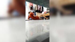 Sinh viên quay lén chị cùng dãy trọ thủ dâm