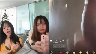 Ỏe chat 2 em gái khoe hàng cho thanh niên sóc lọ
