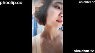 Thần dâm Rosababy livetream show hàng public vạch áo cho chú bảo vệ chụp vú bự