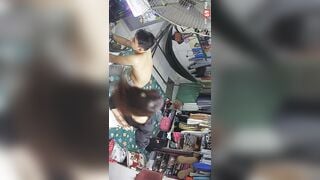 Hack camera vợ chồng tại phòng khách
