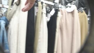 Quay lén em gái sinh viên thử đồ lộ bím trong shop quần áo