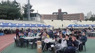 Choáng với dàn dancer mặc đồ xuyên thấu nhảy cực cháy lộ hết cả mông múp
