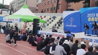 Choáng với dàn dancer mặc đồ xuyên thấu nhảy cực cháy lộ hết cả mông múp