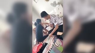 vây con bạn vào để địt tập thể
