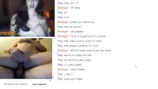 Omegle cô gái nứng khi xem cặp đôi đụ nhau