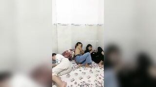 học sinh TQ chơi tập thế