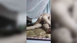Đụ vợ lúc con đang ngủ