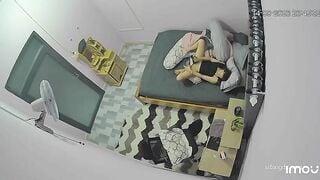 Hack cam em gái vừa call vừa thủ dâm với người yêu