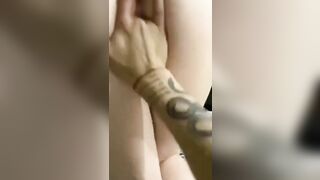 Móc lồn e ghệ dâm trắng múp Thái Lan cho e sướng rồi mới đút cu vào đụ lút cán