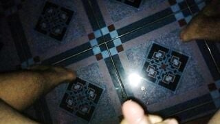 *** thủ dâm khi ba mẹ vắng nhà
