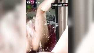 Em gái thủ dâm trước gương 2