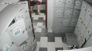 Quay lén e gái phòng thay đồ