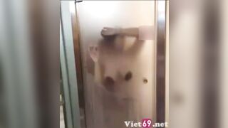 chứng kiến em người yêu bị chủ nợ hành