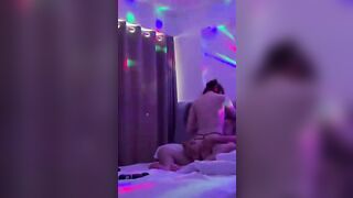 Đập đá xã đổ 72