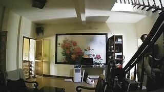 Hack cam chị gái lồn múp khi ở nhà là cởi trần