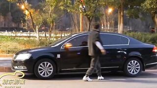 Đưa em gái say sỉn vào khách sạn
