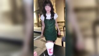 Được em phục vụ Ly cà phê đậm đà mùi vị lồn luôn quá đã