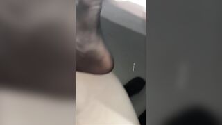 Lỡ phát hiện chị họ xinh đẹp cực dâm đg lén móc lồn trong phòng