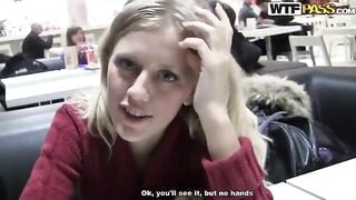 Loira De Olhos Azuis - Fake Modelo De Roupa Intima