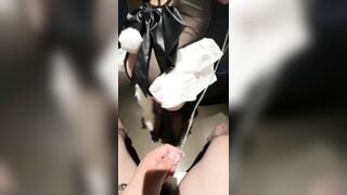 Em yên tâm anh không quay mặt đâu